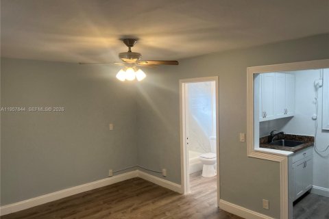 House in Hollywood, Florida 1 bedroom, 60.39 sq.m. № 2011683