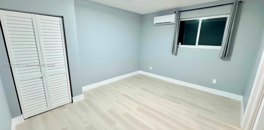 Immobilier commercial à Pembroke Pines, Floride 1 chambre, 37.16 m2 № 1975449