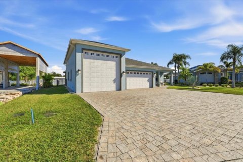 House in Polk City, Florida 2 bedrooms, 166.67 sq.m. № 2093701 - photo 2