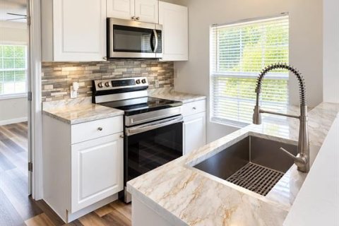 Villa ou maison à vendre à Saint Petersburg, Floride: 2 chambres, 57.6 m2 № 2408235 - photo 6
