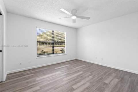 Copropriété à vendre à Naples, Floride: 2 chambres, 85.47 m2 № 2012267 - photo 14