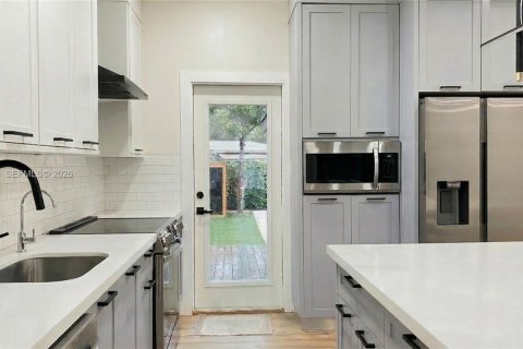 Купить виллу или дом в Норт-Майами, Флорида 4 спальни, 153.29м2, № 2050923 - фото 14