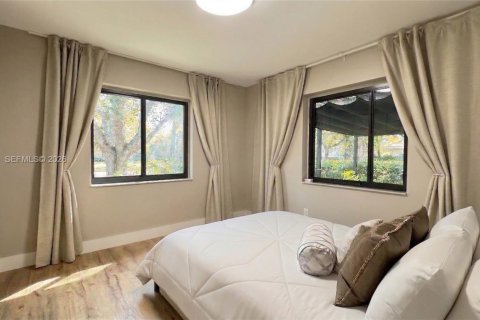 Купить виллу или дом в Норт-Майами, Флорида 4 спальни, 153.29м2, № 2050923 - фото 18