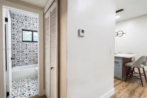 Купить виллу или дом в Норт-Майами, Флорида 4 спальни, 153.29м2, № 2050923 - фото 28