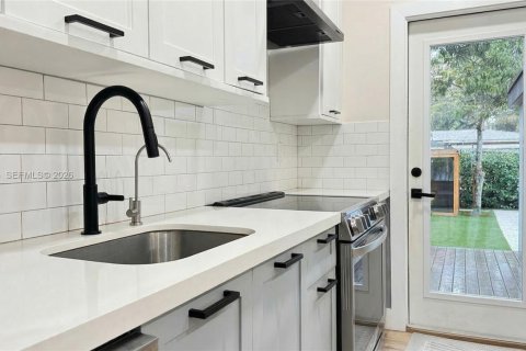 Купить виллу или дом в Норт-Майами, Флорида 4 спальни, 153.29м2, № 2050923 - фото 15