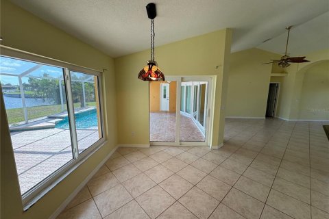 Villa ou maison à louer à Port Charlotte, Floride: 3 chambres, 228.26 m2 № 2419839 - photo 9