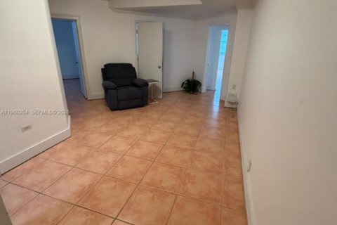 Condo in Miami, Florida, 2 bedrooms № 2028819 - photo 5