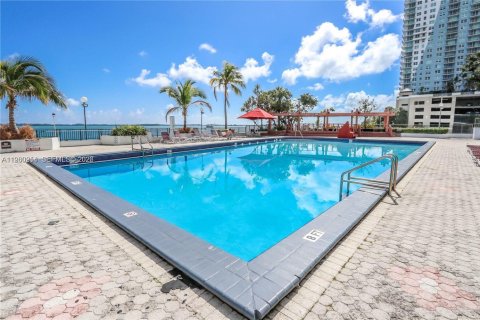 Condo in Miami, Florida, 2 bedrooms № 2028819 - photo 23