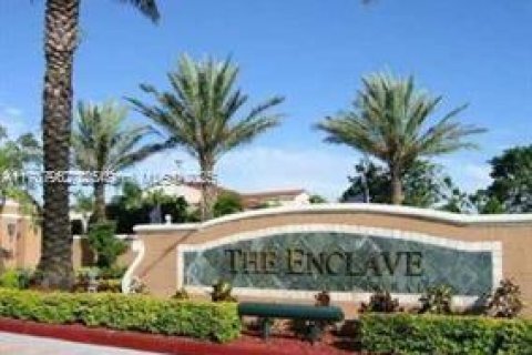 Condo in Doral, Florida, 1 bedroom  № 1937628 - photo 1