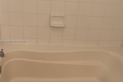 Condominio en venta en Doral, Florida, 1 dormitorio, 69.03 m2 № 1937628 - foto 13