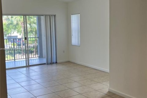 Condo in Doral, Florida, 1 bedroom  № 1937628 - photo 8