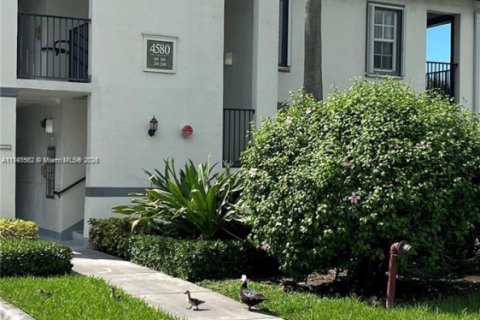 Copropriété à vendre à Doral, Floride: 1 chambre, 69.03 m2 № 1937628 - photo 2