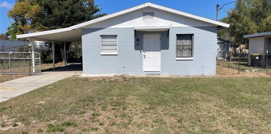 Commercial property in Auburndale, Florida 73.58 sq.m. № 2109535