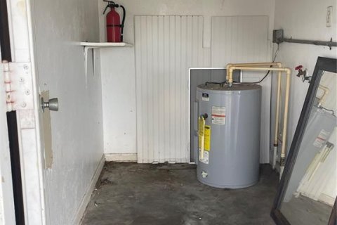 Commercial property in Auburndale, Florida 73.58 sq.m. № 2109535 - photo 16