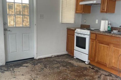 Commercial property in Auburndale, Florida 73.58 sq.m. № 2109535 - photo 10