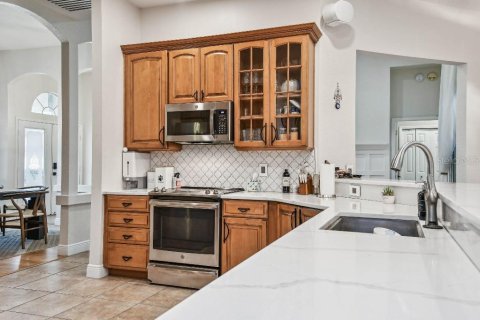 House in Belle Isle, Florida 4 bedrooms, 227.24 sq.m. № 1837599 - photo 14