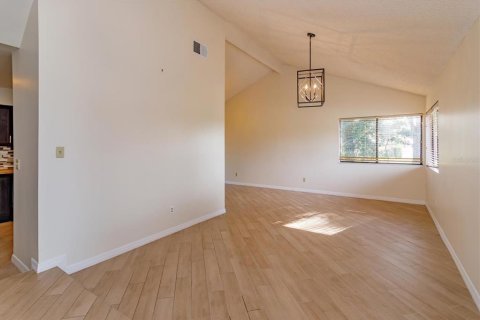 House in Orlando, Florida 4 bedrooms, 192.12 sq.m. № 2203818 - photo 7