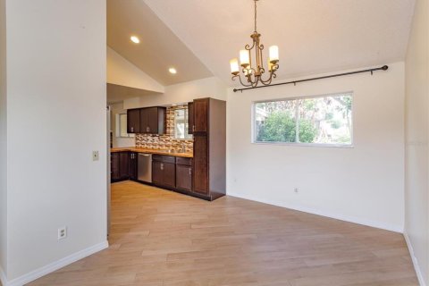 House in Orlando, Florida 4 bedrooms, 192.12 sq.m. № 2203818 - photo 10
