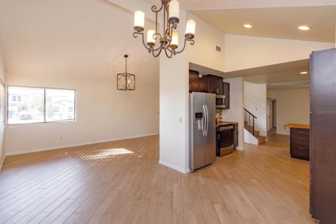 House in Orlando, Florida 4 bedrooms, 192.12 sq.m. № 2203818 - photo 11