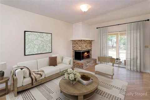 House in Orlando, Florida 4 bedrooms, 192.12 sq.m. № 2203818 - photo 2
