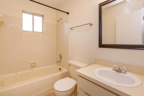 House in Orlando, Florida 4 bedrooms, 192.12 sq.m. № 2203818 - photo 22