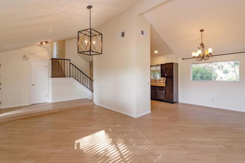 House in Orlando, Florida 4 bedrooms, 192.12 sq.m. № 2203818 - photo 8