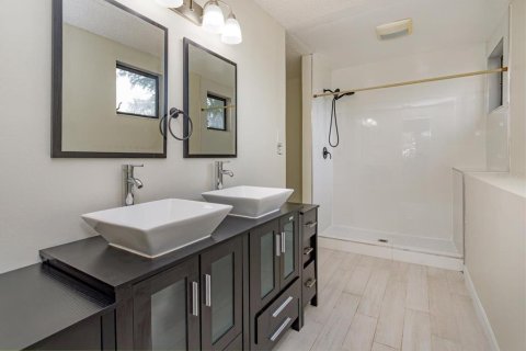 House in Orlando, Florida 4 bedrooms, 192.12 sq.m. № 2203818 - photo 17