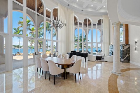 House in Pompano Beach, Florida 6 bedrooms, 975.94 sq.m. № 2185746 - photo 11