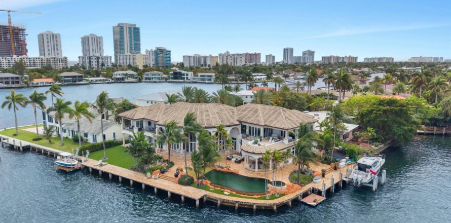 House in Pompano Beach, Florida 6 bedrooms, 975.94 sq.m. № 2185746