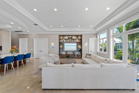 House in Pompano Beach, Florida 6 bedrooms, 975.94 sq.m. № 2185746 - photo 13