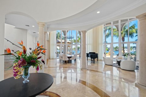 House in Pompano Beach, Florida 6 bedrooms, 975.94 sq.m. № 2185746 - photo 9
