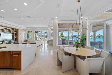 House in Pompano Beach, Florida 6 bedrooms, 975.94 sq.m. № 2185746 - photo 17