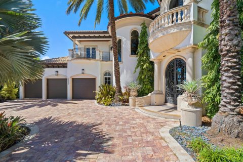 House in Pompano Beach, Florida 6 bedrooms, 975.94 sq.m. № 2185746 - photo 6