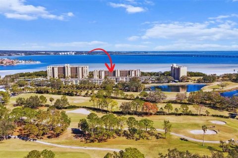 Condo in Clearwater, Florida, 2 bedrooms  № 1880538 - photo 1