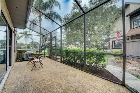 Touwnhouse à louer à Pembroke Pines, Floride: 3 chambres, 151.24 m2 № 2048025 - photo 19