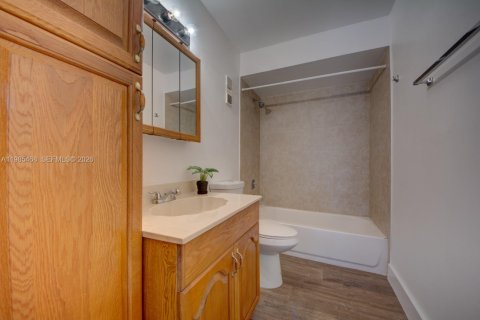 Touwnhouse à louer à Pembroke Pines, Floride: 3 chambres, 151.24 m2 № 2048025 - photo 15