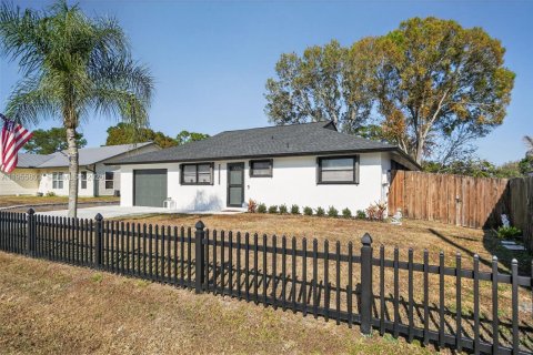 House in Stuart, Florida 2 bedrooms, 103.68 sq.m. № 2009894 - photo 3