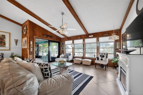 House in Stuart, Florida 2 bedrooms, 103.68 sq.m. № 2009894 - photo 12