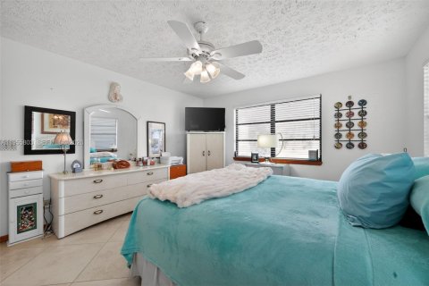 House in Stuart, Florida 2 bedrooms, 103.68 sq.m. № 2009894 - photo 22