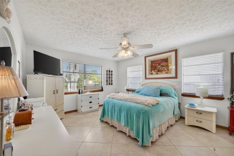 House in Stuart, Florida 2 bedrooms, 103.68 sq.m. № 2009894 - photo 19