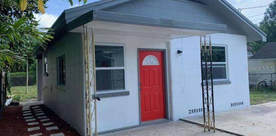House in Tampa, Florida 2 bedrooms, 57.41 sq.m. № 2393452