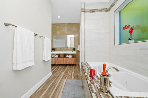Casa en alquiler en Orlando, Florida, 6 dormitorios, 334.45 m2 № 1893610 - foto 11