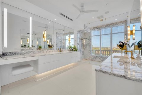 Condo in Orlando, Florida, 2 bedrooms  № 2330646 - photo 30