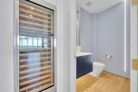 Condo in Orlando, Florida, 2 bedrooms  № 2330646 - photo 22