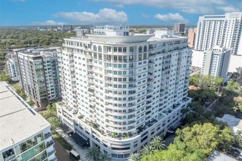 Condo in Orlando, Florida, 2 bedrooms № 2330646