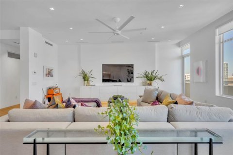 Condo in Orlando, Florida, 2 bedrooms  № 2330646 - photo 8