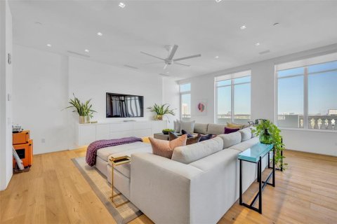 Condo in Orlando, Florida, 2 bedrooms  № 2330646 - photo 4