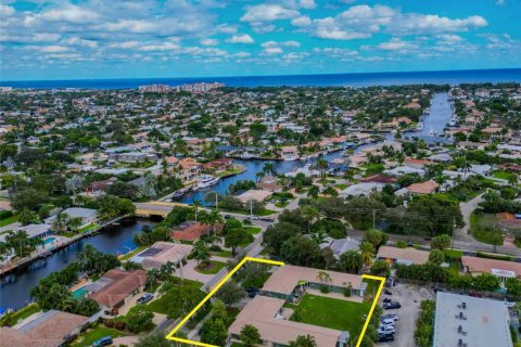 Commercial property in Lighthouse Point, Florida 258.64 sq.m. № 786453 - photo 1