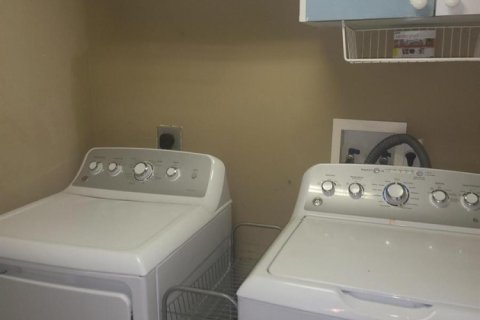 Casa en venta en Port St. Lucie, Florida, 3 dormitorios, 189.52 m2 № 2382706 - foto 20