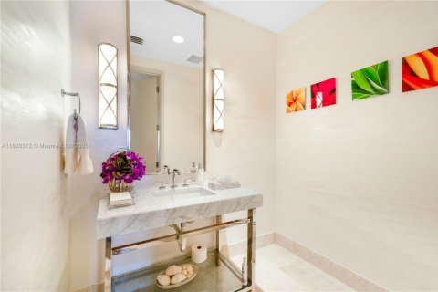 Купить кондоминиум в Бэл-Харбор, Флорида 3 спальни, 327.39м2, № 1939372 - фото 24